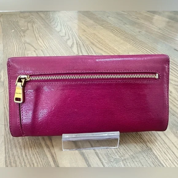 Miu Miu Magenta Leather Bi-Fold Wallet with Chain and COA - Picture 3 of 12